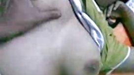 Redhead ay makakakuha ng kanyang asno Stretched na may laruan at anal fucked