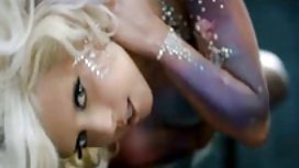 Blond MILF fucks isang taong hindi kilala titi