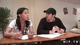 British kalapating mababa ang lipad assfucked sa panahon ng ffm masaya sa taksi