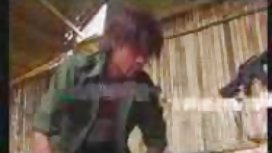 Napakarilag Maliit na Pambabae Unang Oras Anal Fucked