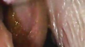 Lez massage babe August Ames namamahagi masseur's cock
